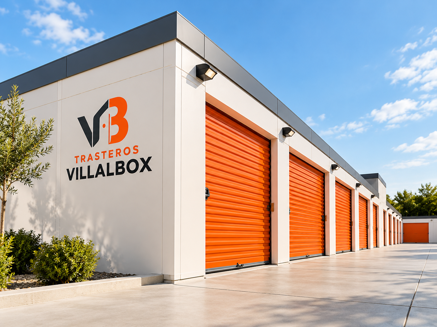 Instalaciones modernas Villalbox con puertas naranjas
